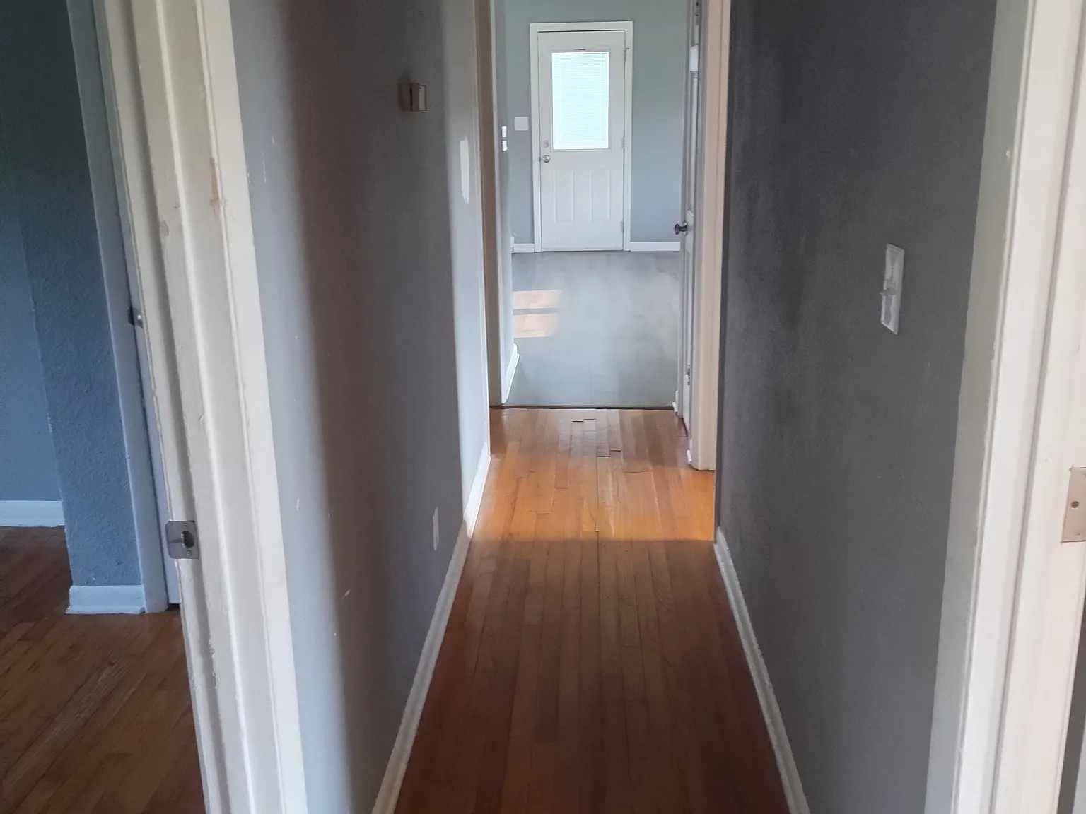 4 bed, 1188 sqft, $1,900 — Photo 3