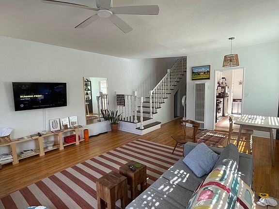 3rd image of 819 W Mission St #819