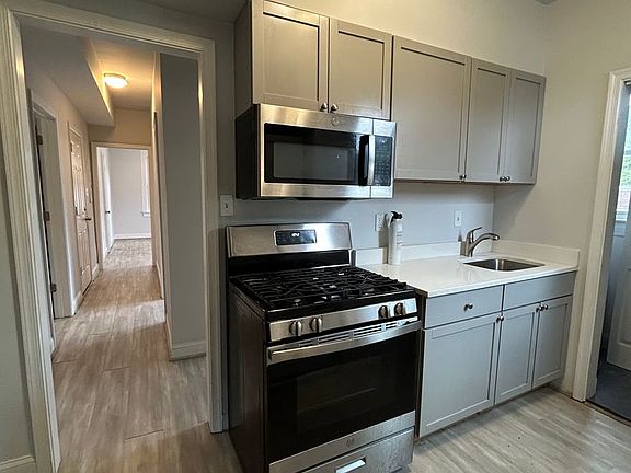 4th image of 1104 Queen St NE APT 3