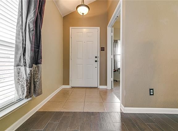 4th image of 425 Fireside Pl