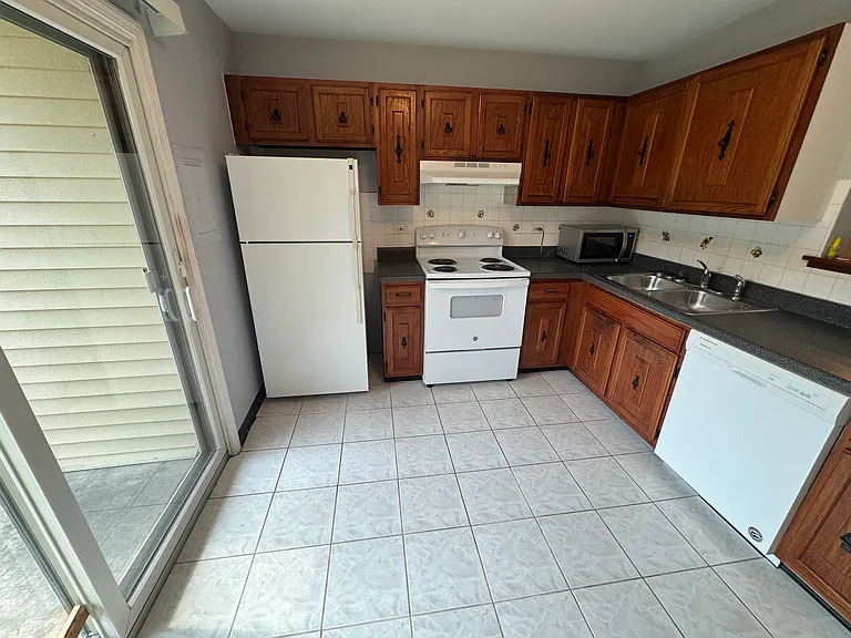 191 N Waters Edge Dr #101 — Photo 15