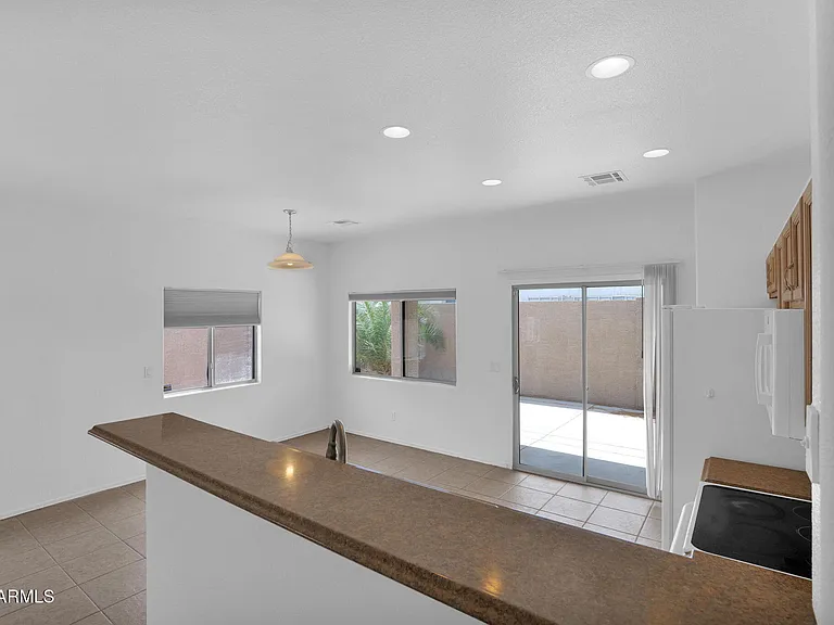 5820 S 26th Pl — Photo 5