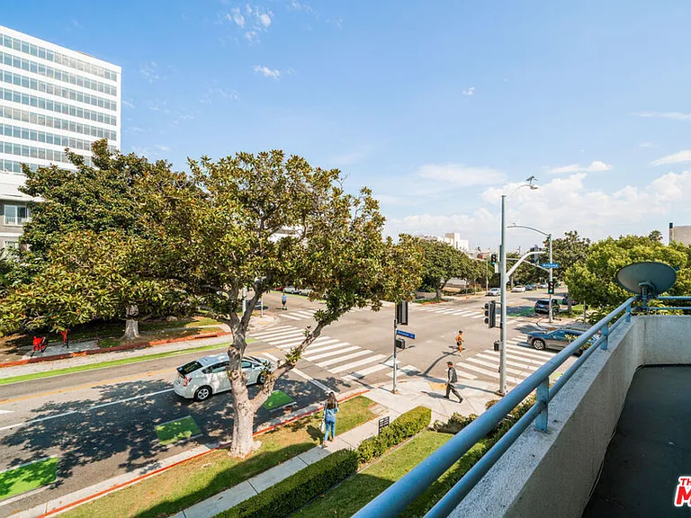 1325 Arizona Ave #201 — Photo 45