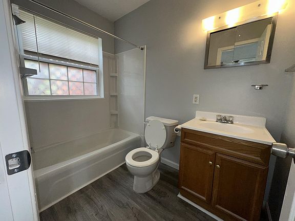 5th image of 205 Long St #1