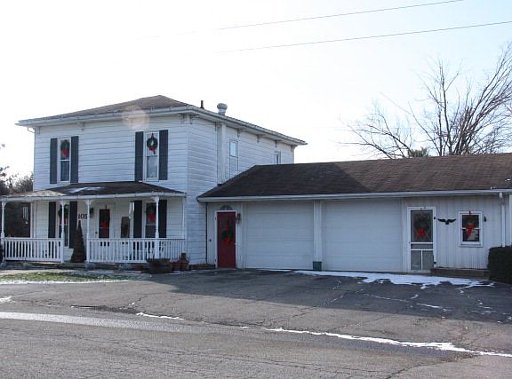 3rd image of 105 W Church St