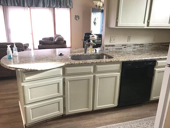 3rd image of 920 Ponderosa Way APT A