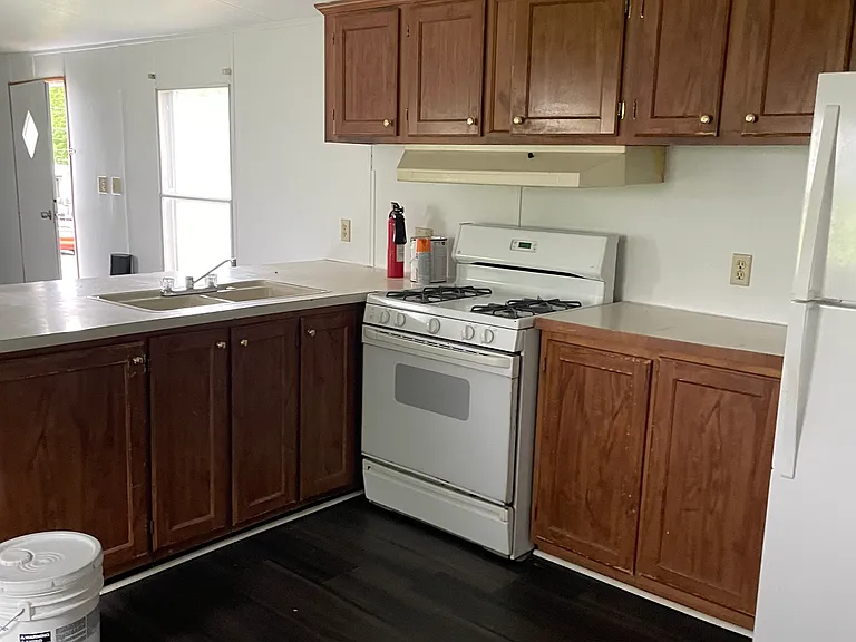 847 W Newton Rd #8 — Photo 2