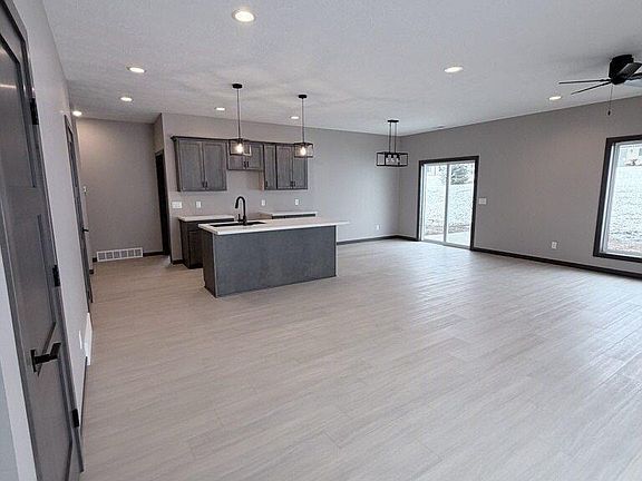 5th image of 1104 S 6th Ave