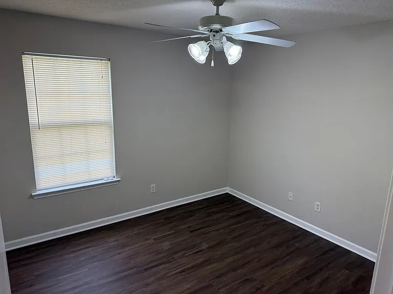 302 Windridge Dr — Photo 12