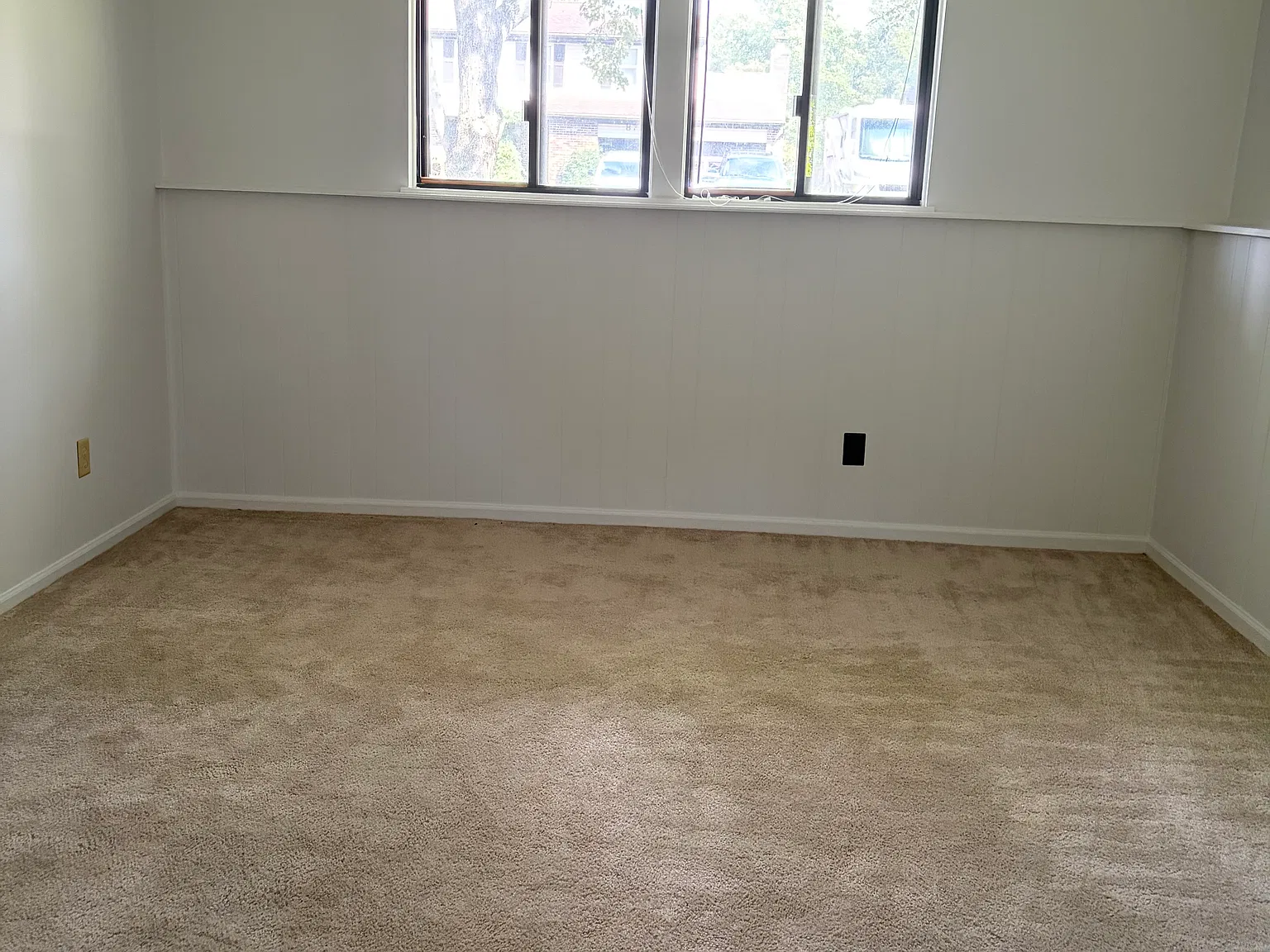 3 bed, 1.5 bath, 1400 sqft, $1,800 — Photo 3