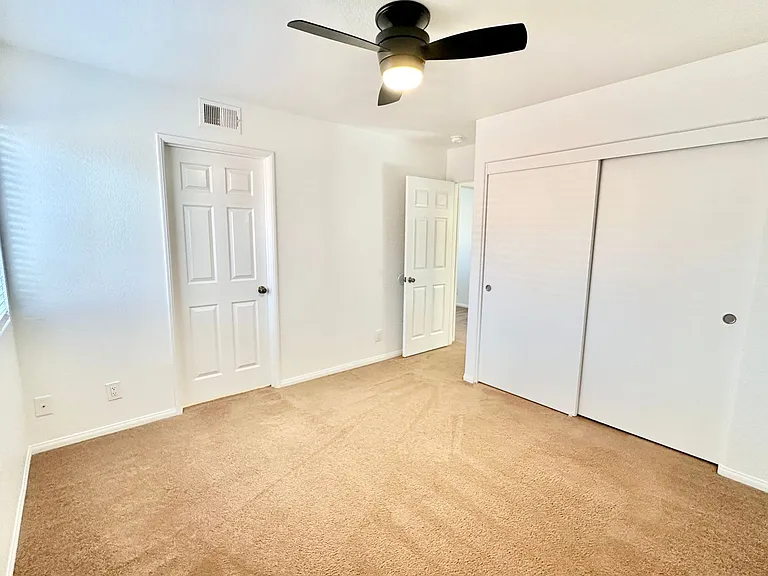 266 Royal Glen Dr — Photo 44