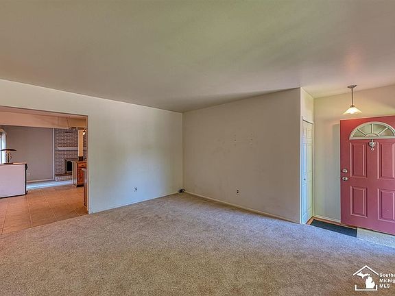 4th image of 6530 Chirrewa St