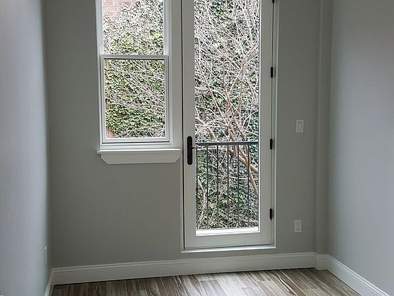 4th image of 46 Tompkins Ave #3