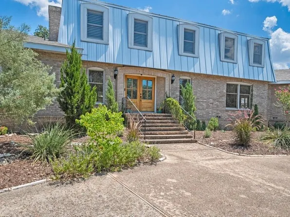 110 W Sierra Cir, San Marcos, TX 78666