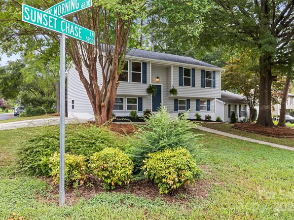 5901 Sunset Chase Ln, Charlotte, NC 28212