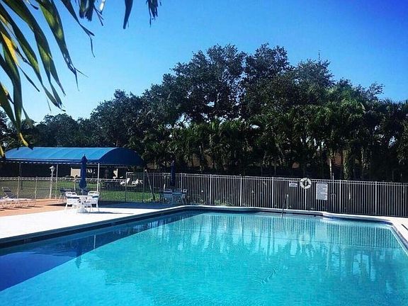 2nd image of 542 Shady Pine Way #D