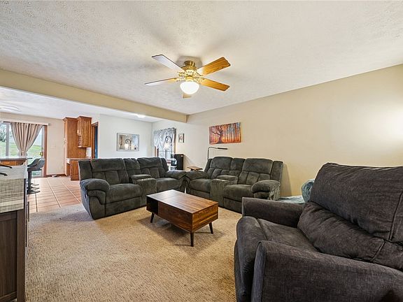 4th image of 447 Washington Ave