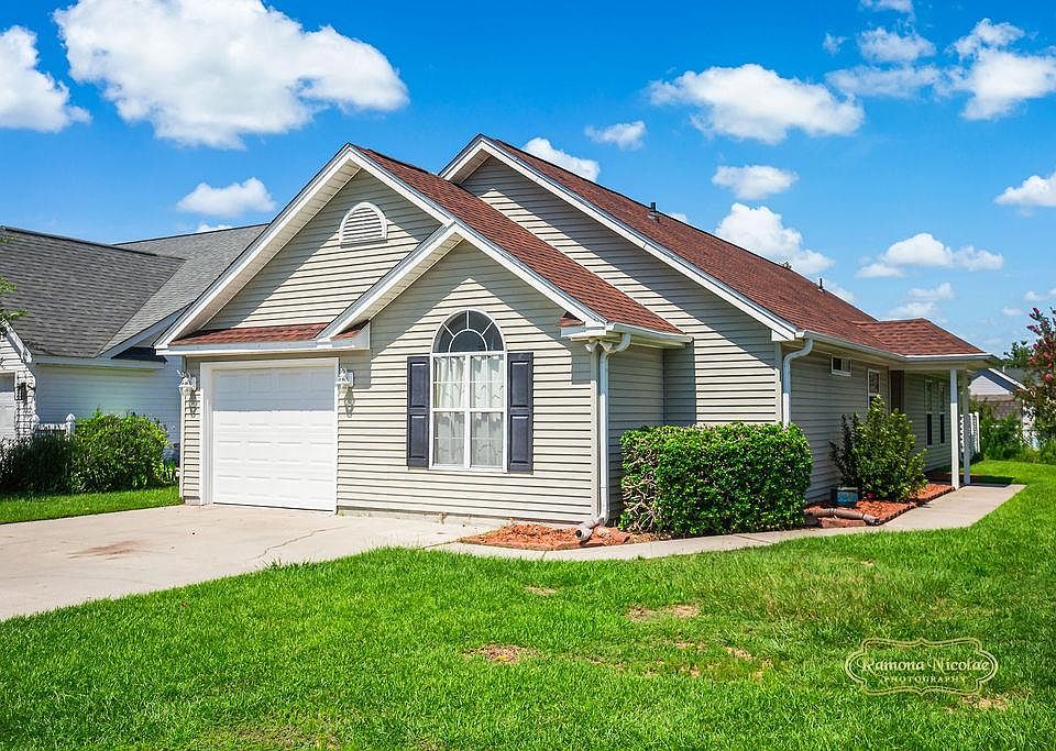 1st image of 525 Drake Ln.