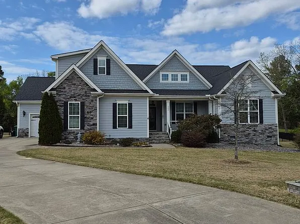 200 Misty Moonlight Dr, Willow Spring, NC 27592