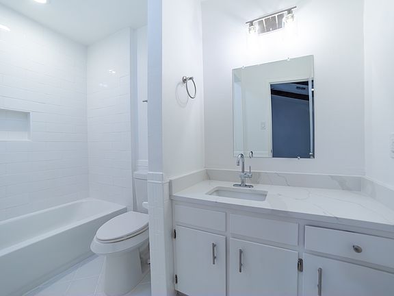 5th image of 309 Royal Dr #A