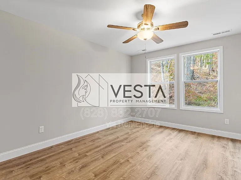 474 Hague Dr — Photo 24