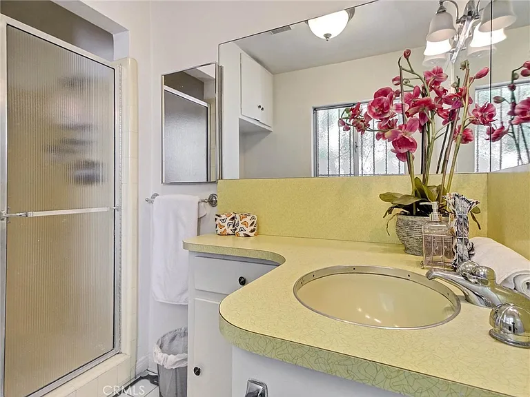 4268 Troost Ave — Photo 15