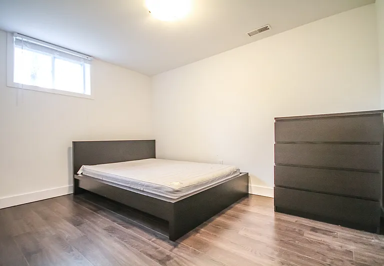 1148 Woodroffe Ave #B — Photo 6