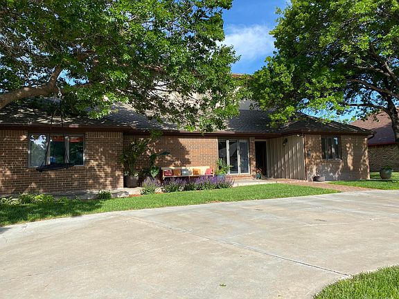 3rd image of 410 Floyd Ave