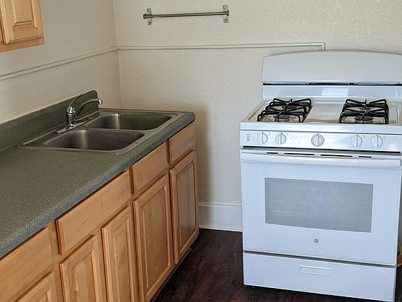 5th image of 524 Dr Martin Luther King Jr St S #204