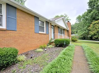1 Dalewood Dr, Clarksville, TN 37042