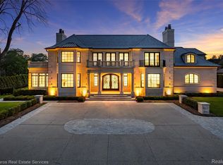 707 Lake Shore Rd, Grosse Pointe Shores, MI 48236