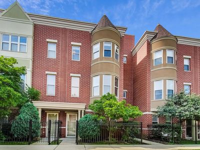 714 W Eastman St, Chicago, IL, 60610
