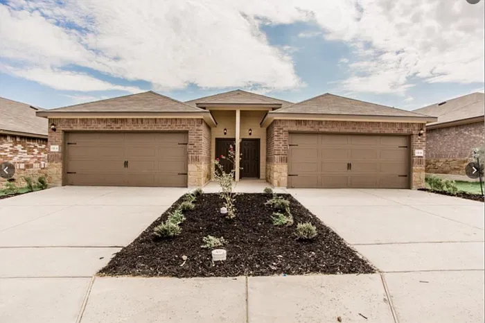 3 bed, 2.0 bath, 1450 sqft, $1,699 — Photo 1