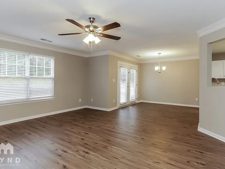 712 Raindrops Rd — Photo 5