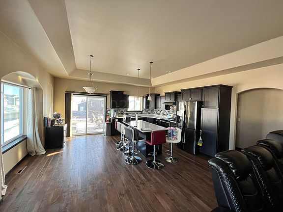 4th image of 3053 38th Ave S
