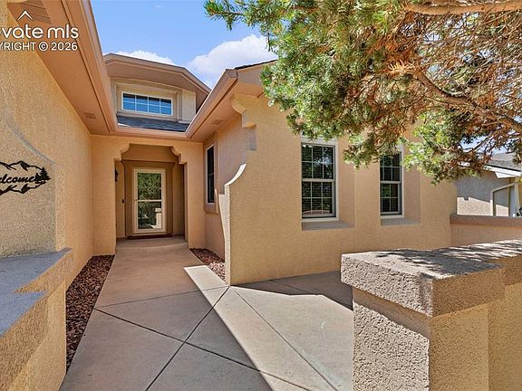 3rd image of 3575 Hollycrest Dr