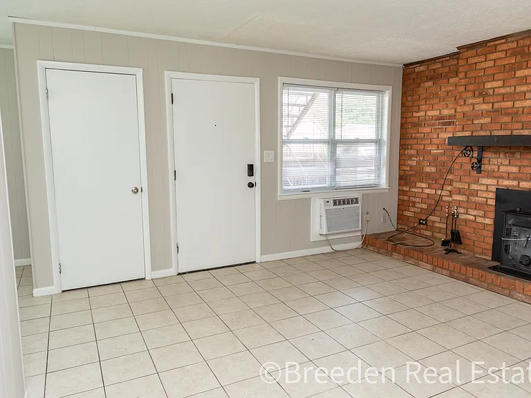 305 Park Ave #D — Photo 4