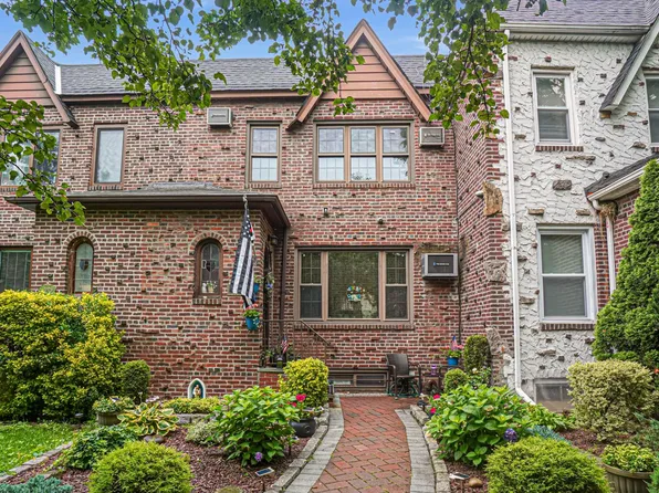 6477 82nd Place, Middle Village, NY 11379