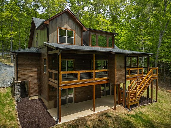 5th image of 375 Ridge Brook Dr