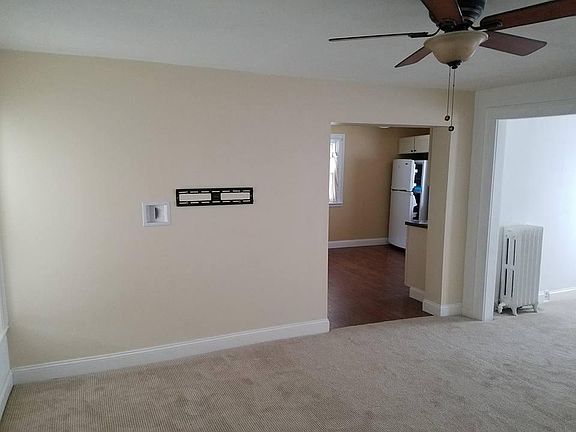 5th image of 236 Salt Springs St