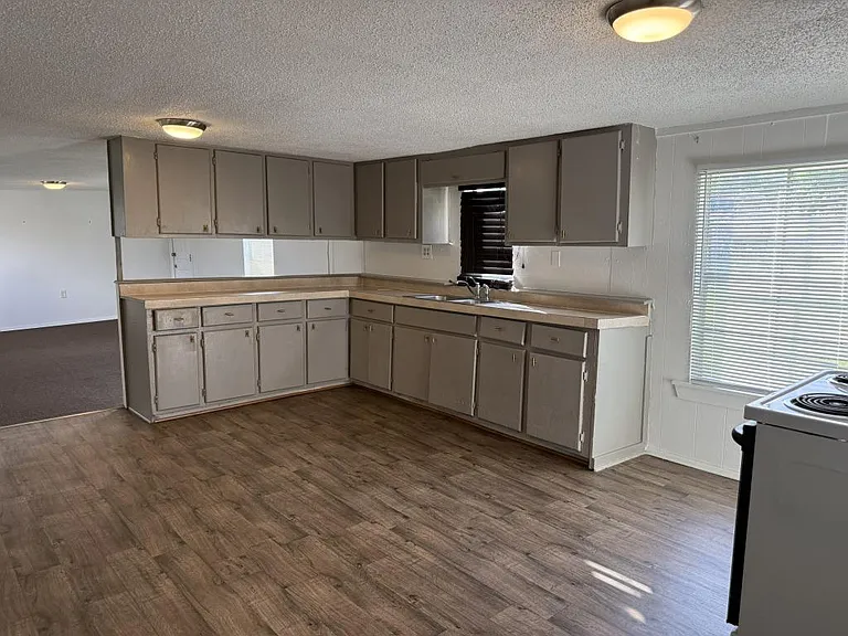 10604 County Road 1020 — Photo 17