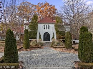 5190 Clarendon Crest St, Bloomfield Hills, MI 48302