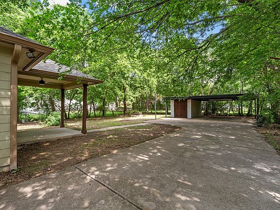 3rd image of 316 Garden Dr