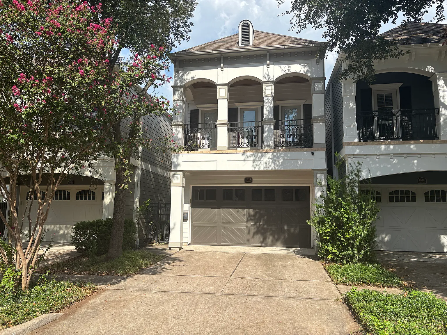 3 bed, 2.5 bath, 2494 sqft, $4,100 — Photo 2