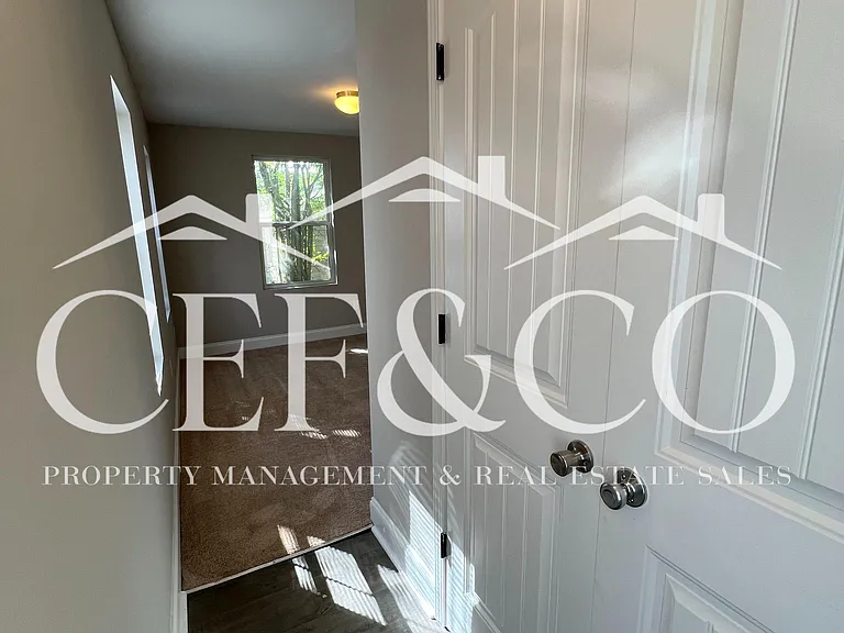 115 Oakdale Ct — Photo 15