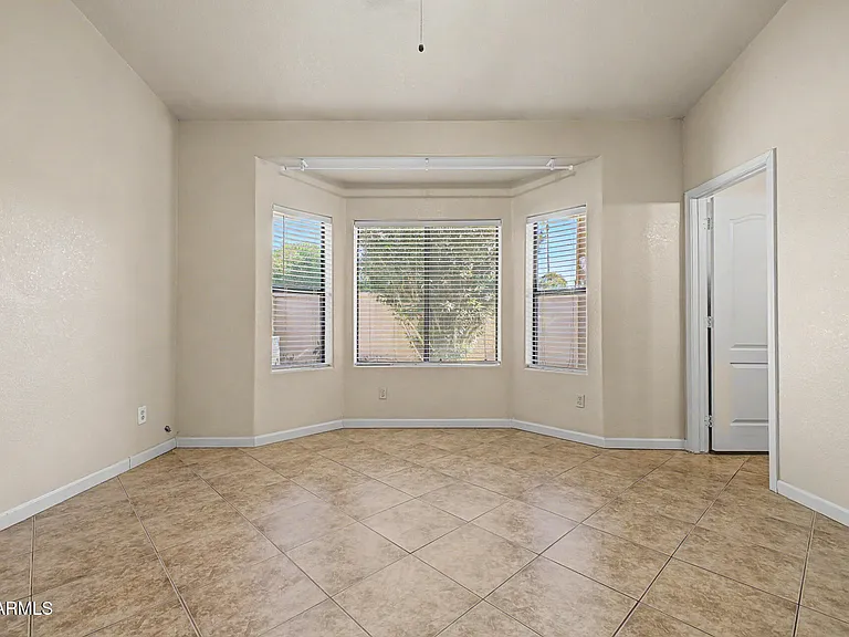 1913 E Marquette Dr — Photo 12
