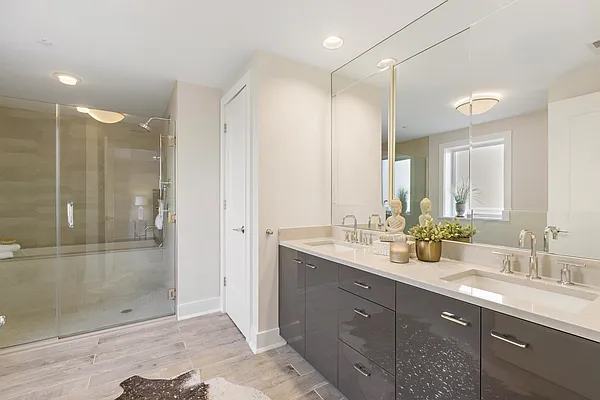 Sold by Christie's International R.E. North Jersey, Inc. | media 10