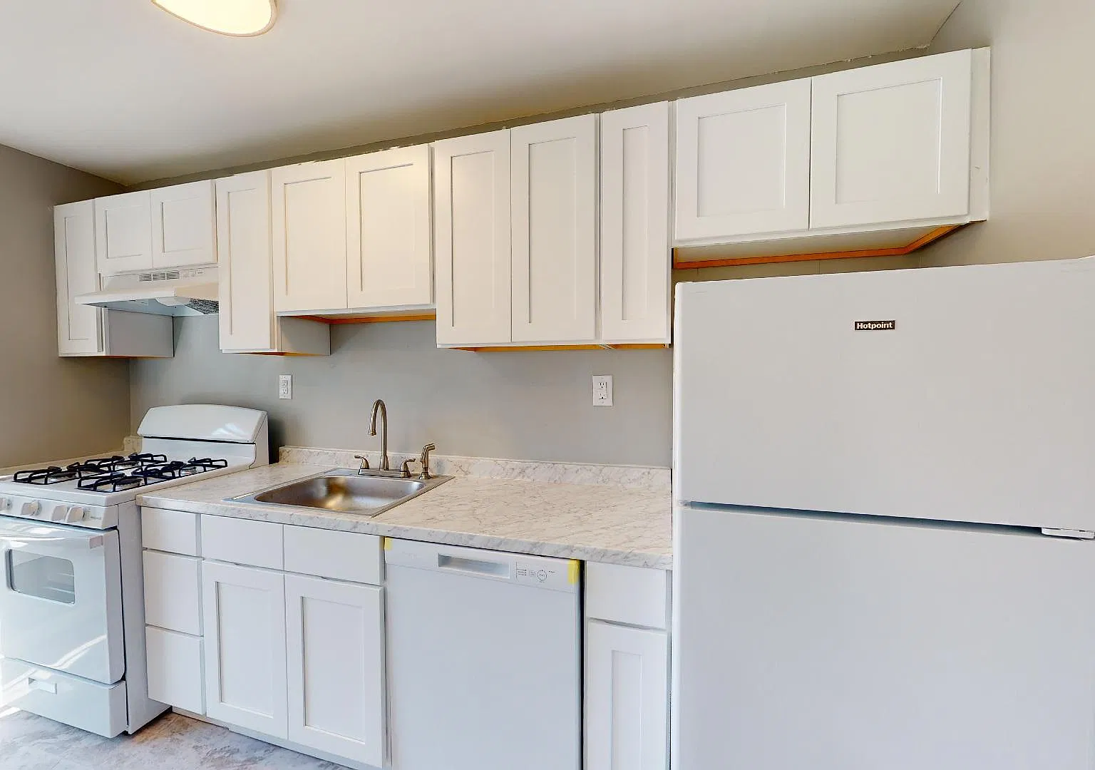Hunter Hills Apartments — Photo 2