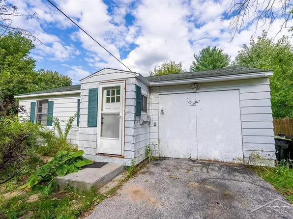 4816 Sturgeon Ave, Midland, MI 48640