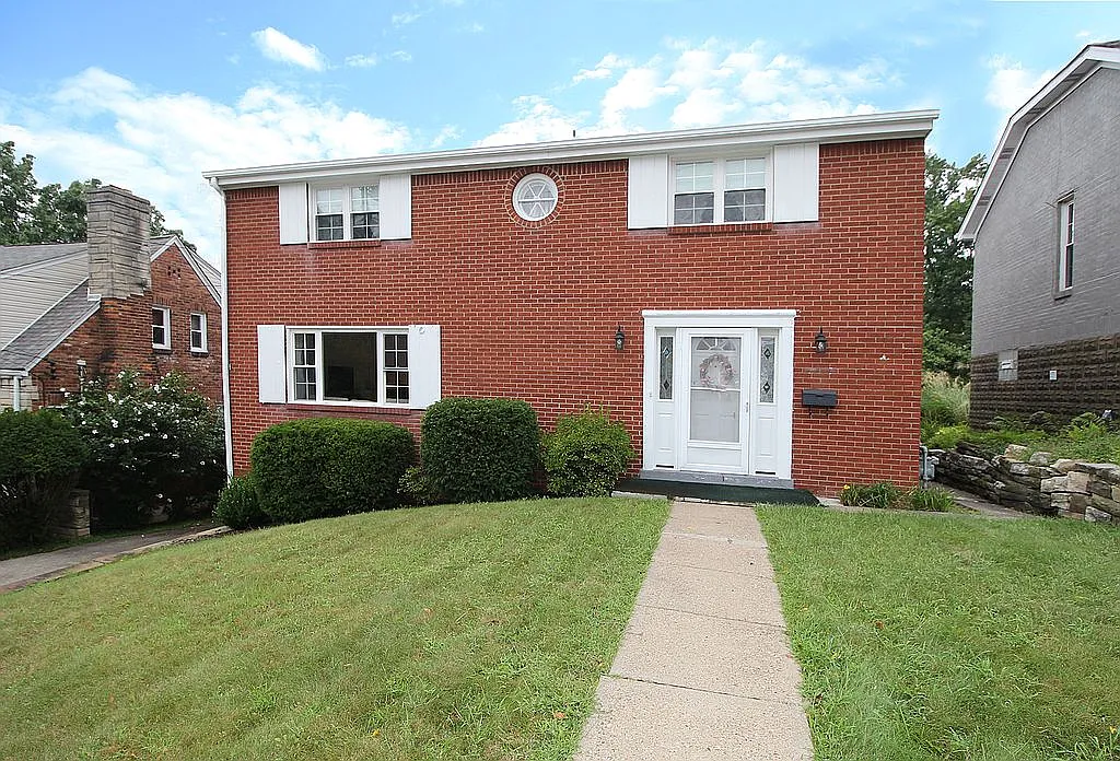 259 Catalpa Pl photo 1